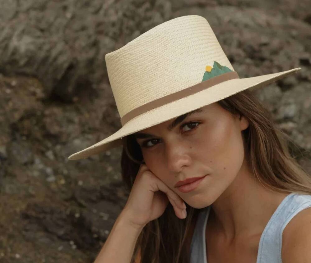 NEW FREYA mountain embroidery hat in beige